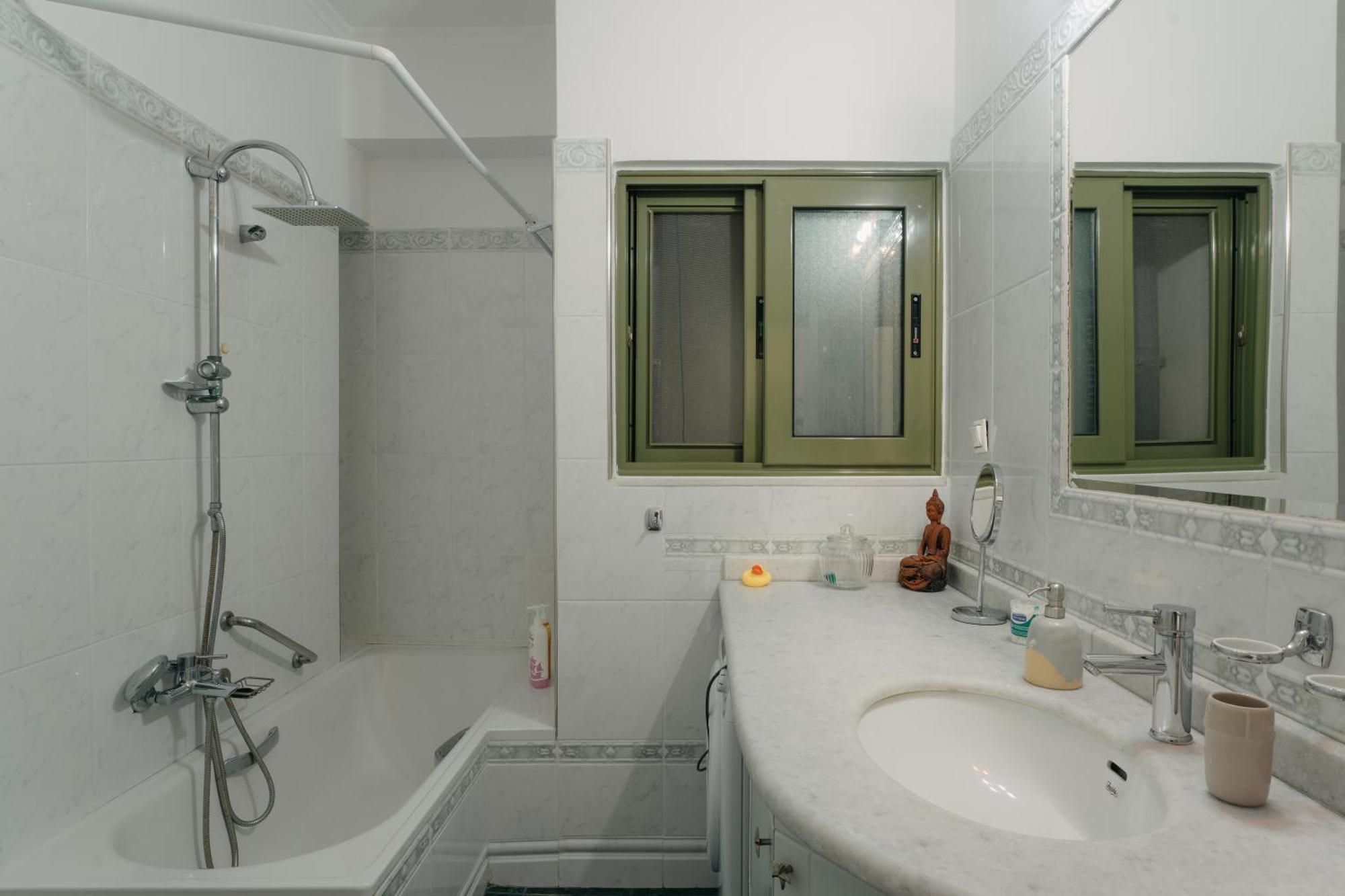 Lazarus 2Bd Apartment In The Center Patras Luaran gambar